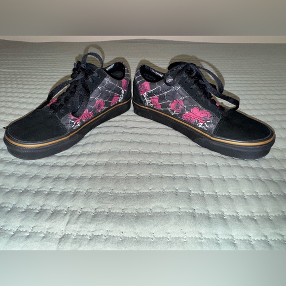 Vans Old Skool Black Spider Roses size 4 mens 5.5 women’s sneakersVGUC worn once - Picture 4 of 9